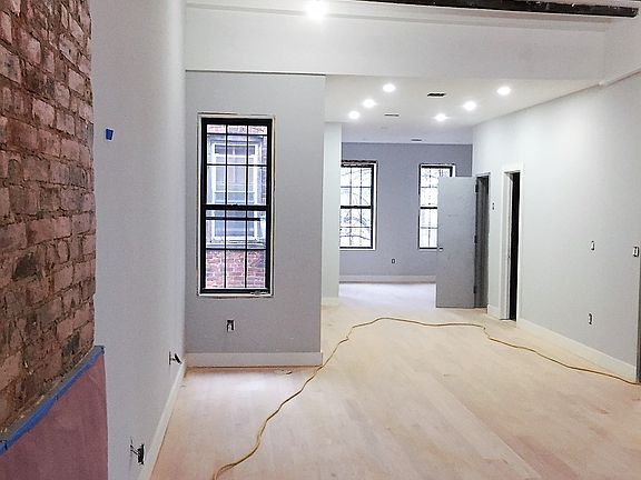 2nd image of 928 Hancock St