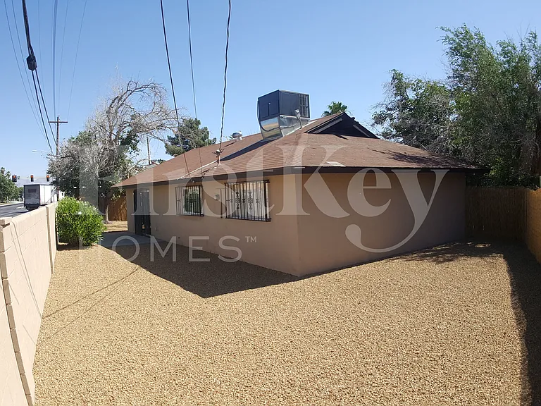 1209 Ralph Cir — Photo 19