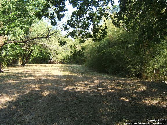 5th image of 1811 Burleson
