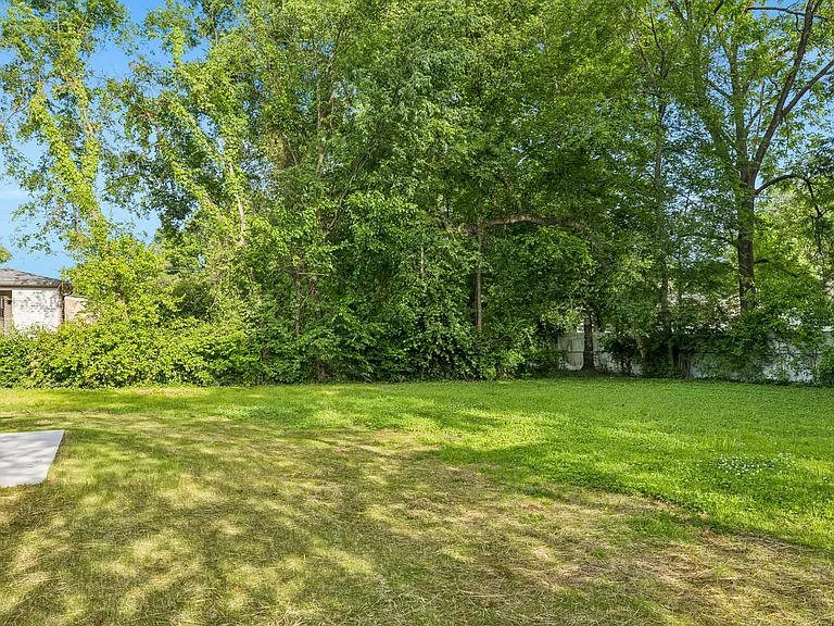 715 Lynn St — Photo 26