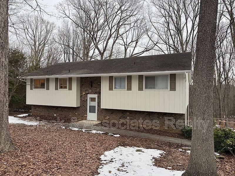 1st image of 607 Eastwood Dr