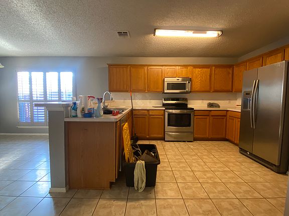 4th image of 9913 Fillmore Dr