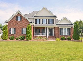 725 Butterfly Ct, Winterville, NC 28590