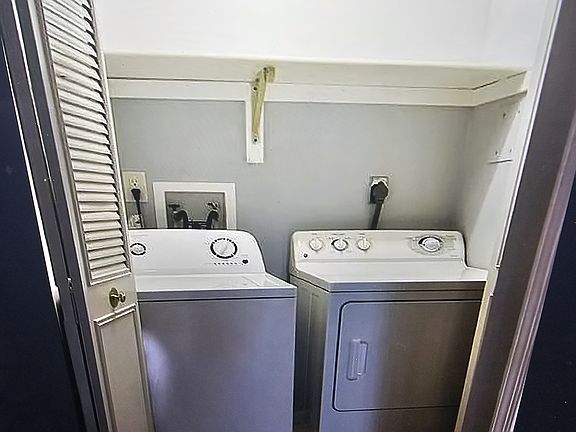 2nd image of 1501 Woodbridge Commons Way #1501