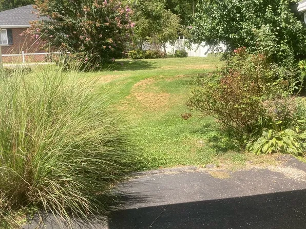 911 Florida St, Milton, WV 25541