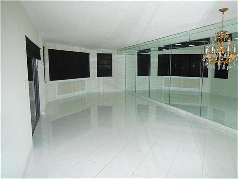 2nd image of 7541 Fairfax Dr #207