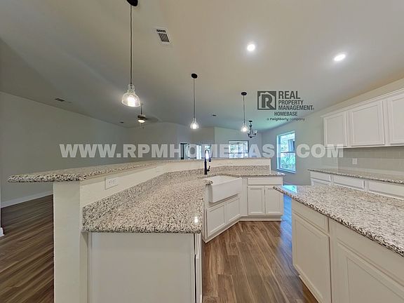 3rd image of 5137 Peach Dr