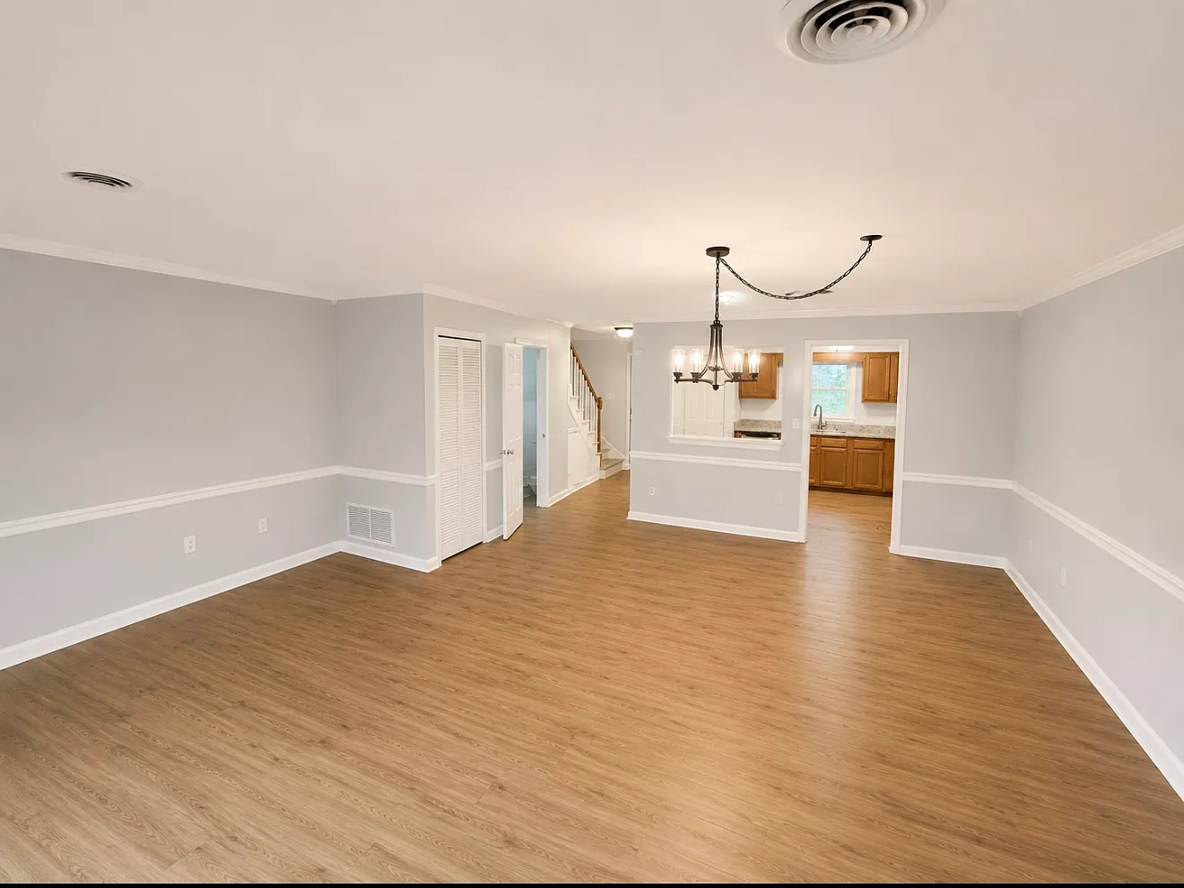 2 bed, 1.5 bath, 1400 sqft, $1,450 — Photo 2