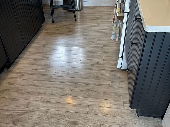 4th image of 571 37th Ave