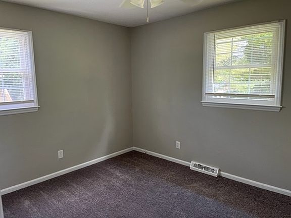 3rd image of 118 Westmont Dr