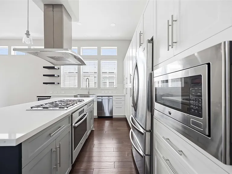 708 Schwartz St — Photo 10