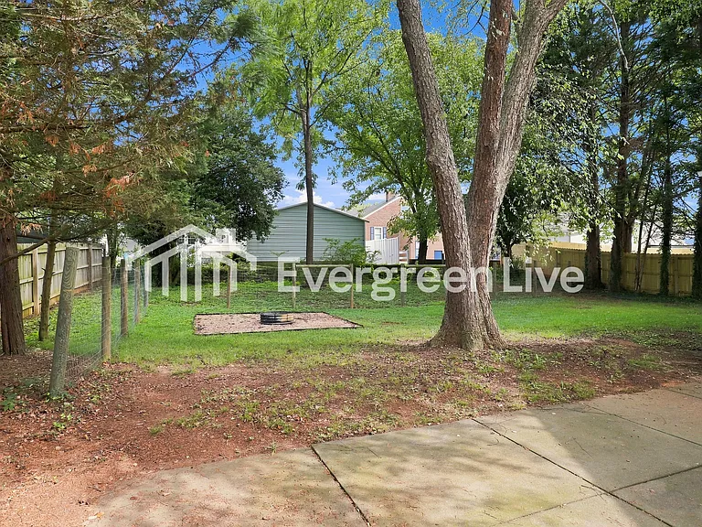 1218 Fillman Dr — Photo 10