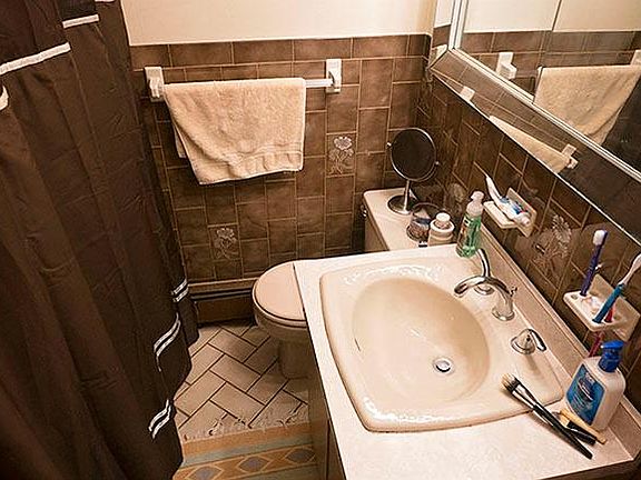 5th image of 74 Vista Ave #2