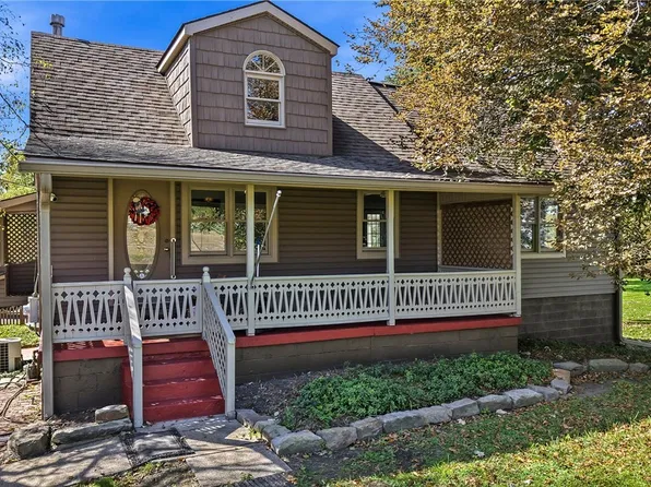 668 Hazelton St, Masury, OH 44438