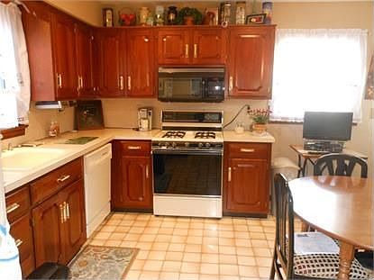 5th image of 415 Sidorske Ave