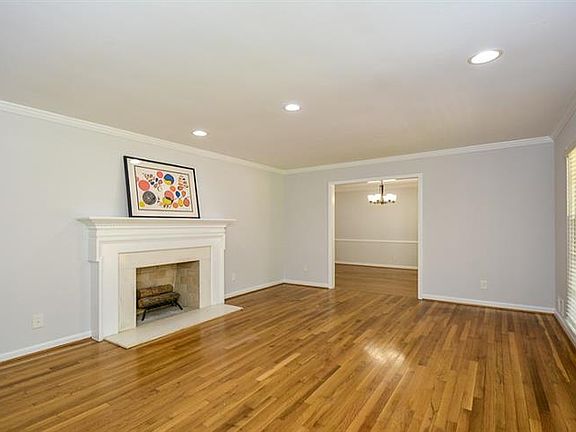 4th image of 2321 Sherbrooke Dr NE