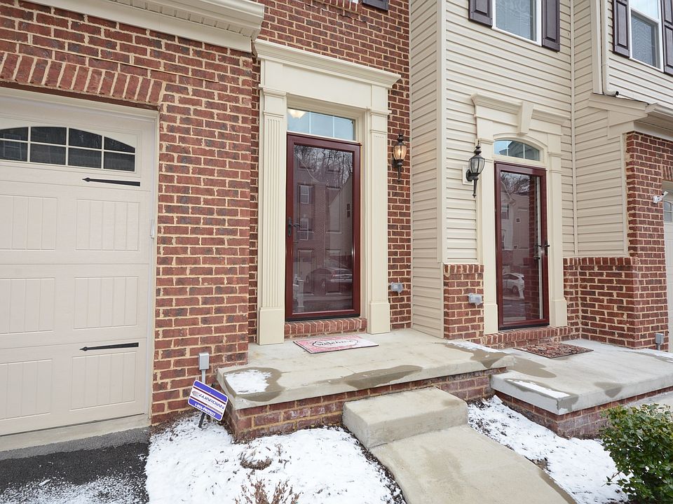 3 bed/2.5 Bath Townhome