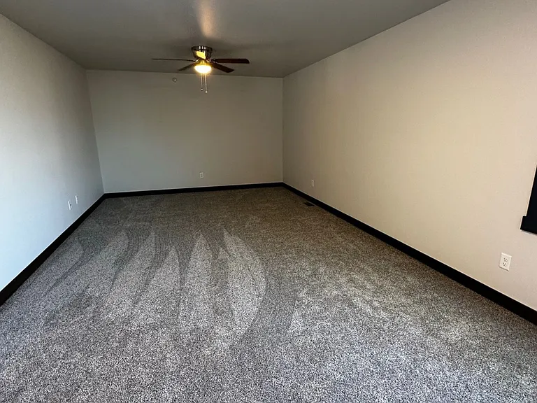 1648 Hong St — Photo 9
