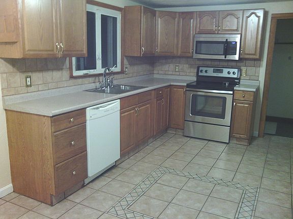 3rd image of 90 Gainsville Dr