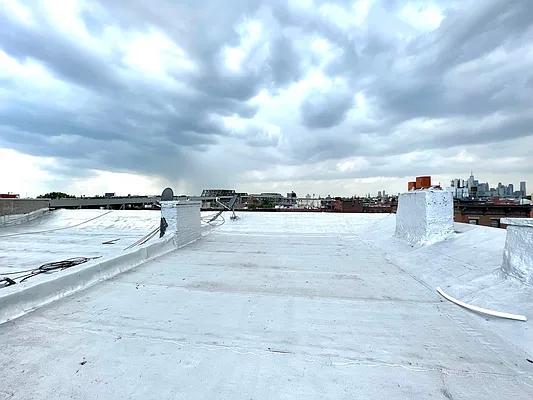 Rented by Nolita Group | media 21