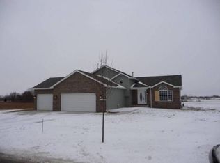 712 Village Pkwy, Lowell, IN 46356