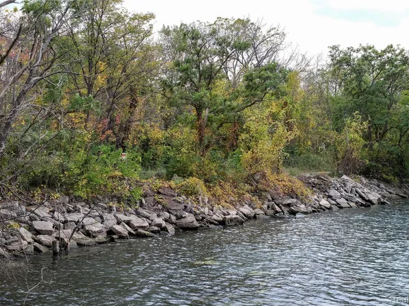 Vacant West Riv, Grosse Ile, MI 48138