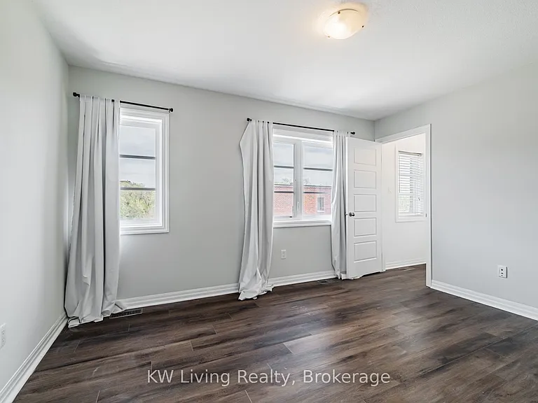 70 Plains Rd E #18 — Photo 29