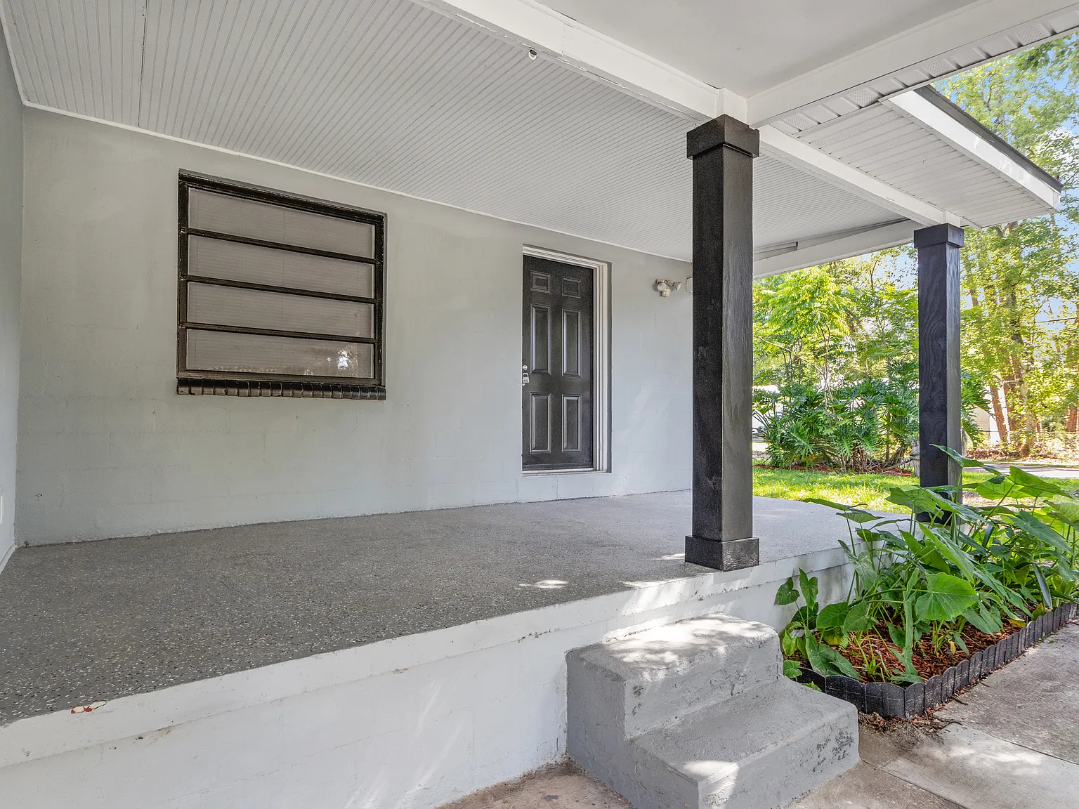 9124 8th Ave — Photo 2