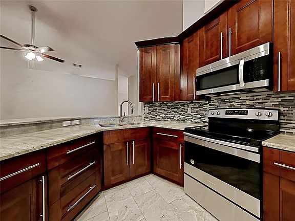 5th image of 1237 BARMERE LANE
