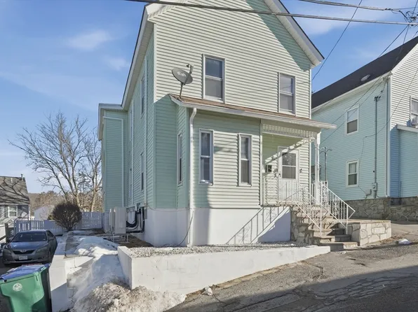 28 Warnock St, Lowell, MA 01852