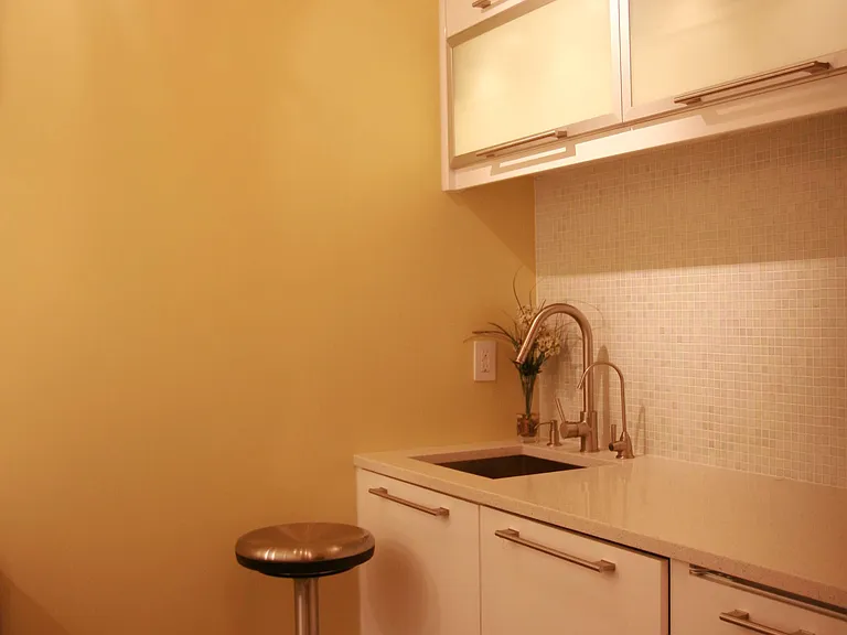 201 W 72nd St #3J — Photo 5