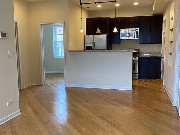 4th image of 4306 N Saint Louis Ave APT 2C