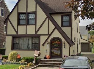 337 Wellington Rd, Mineola, NY 11501