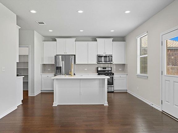 4th image of 3801 Soft Shore Ln