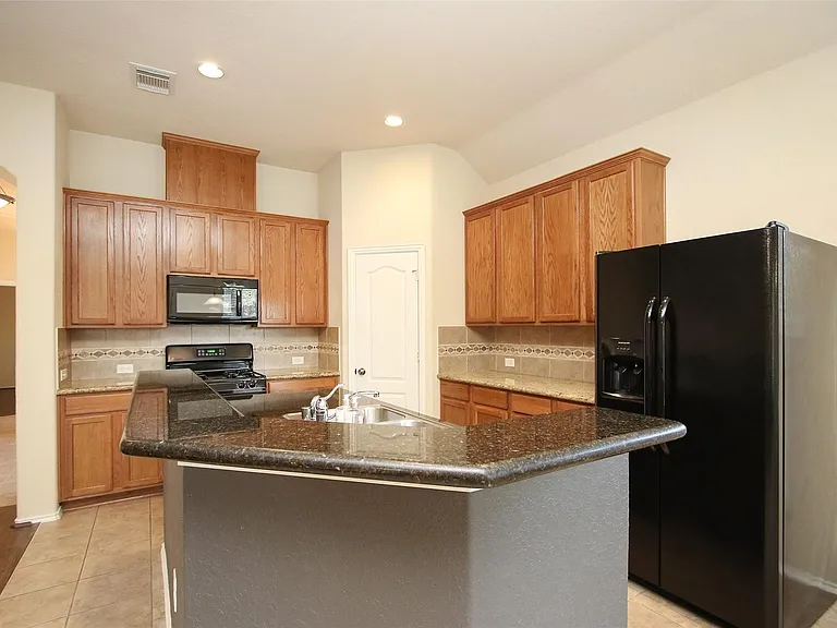 23118 Century Plant Dr — Photo 11