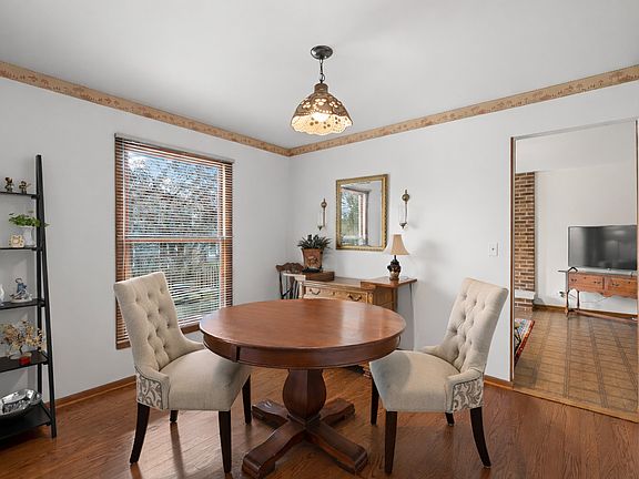 3rd image of 1034 Tamarack Ln