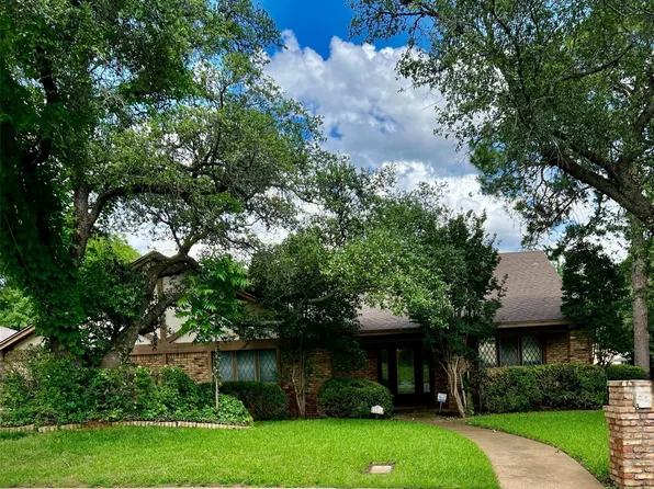 2211 Midhurst Dr, Arlington, TX 76013
