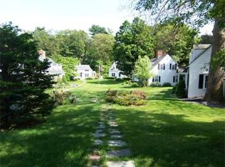 4 Lantern Ln, Winchester, MA 01890