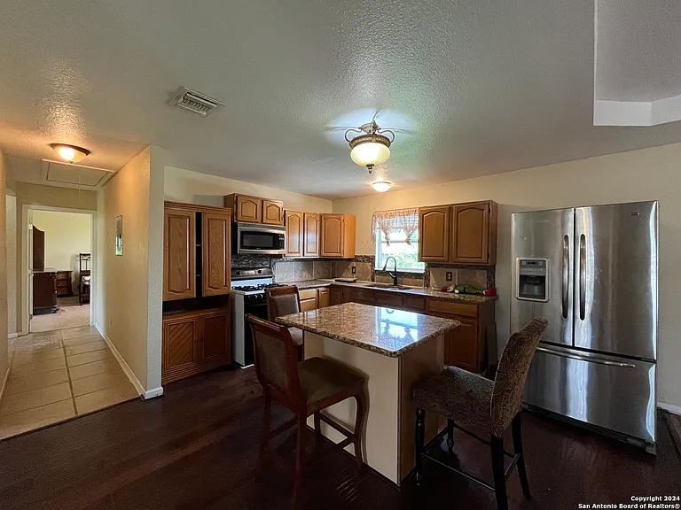 1243 Gillette Blvd — Photo 6