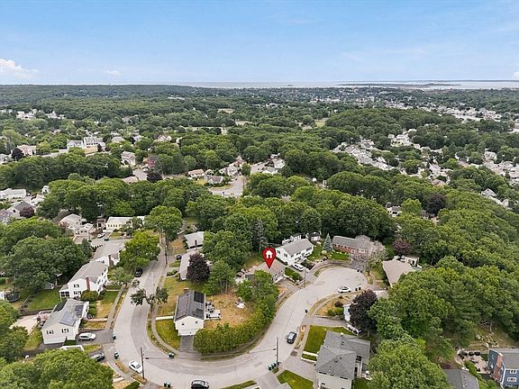 3rd image of 52 Oak Ridge Cir