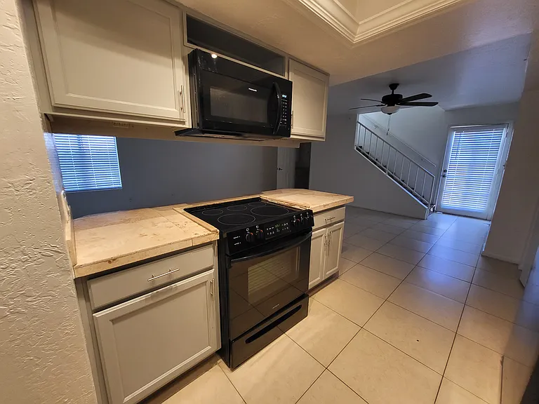 3120 E Paradise Ln #10 — Photo 5