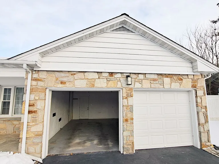 1170 Westminster Ave — Photo 52