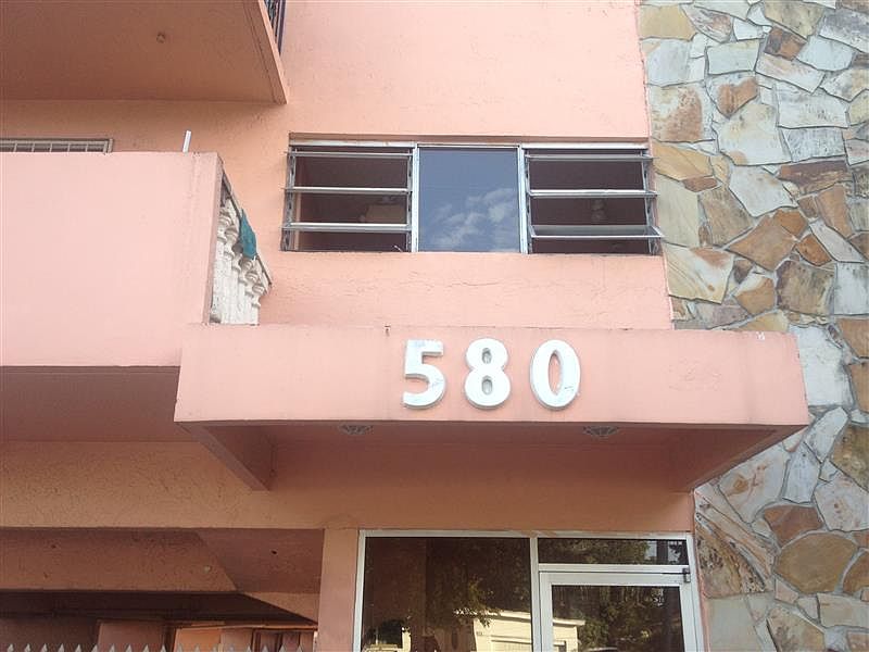 2nd image of 580 NE 127th St APT 25