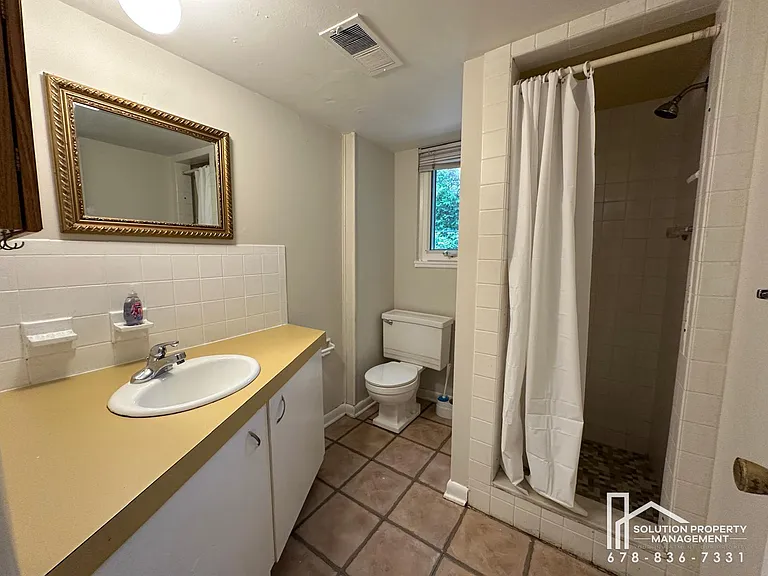 1323 Hilton Dr — Photo 10