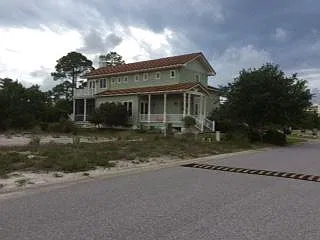 4 bed, 3200 sqft, $4,400 — Photo 3