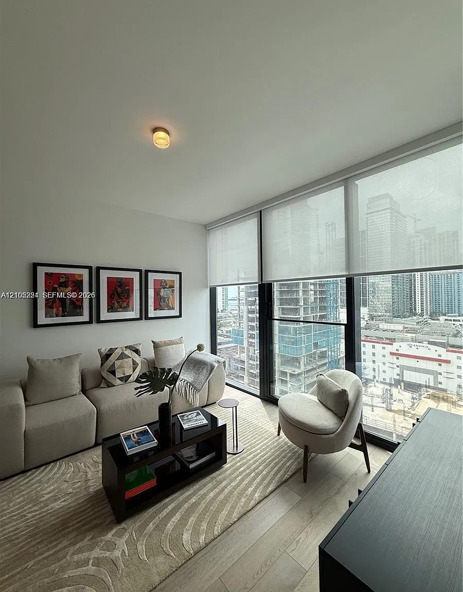 E11even Hotel & Residence — Photo 2