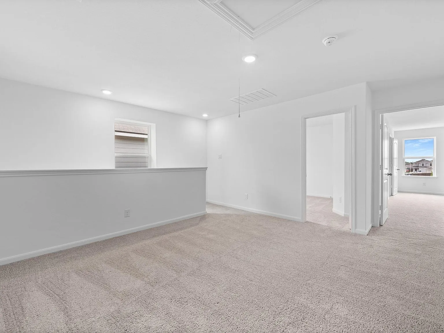 4 bed, 2.5 bath, 2356 sqft, $2,495 — Photo 4
