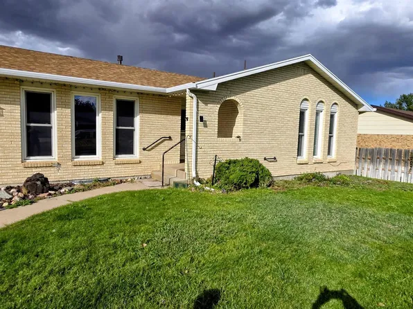 822 Evergreen St, Cheyenne, WY 82009
