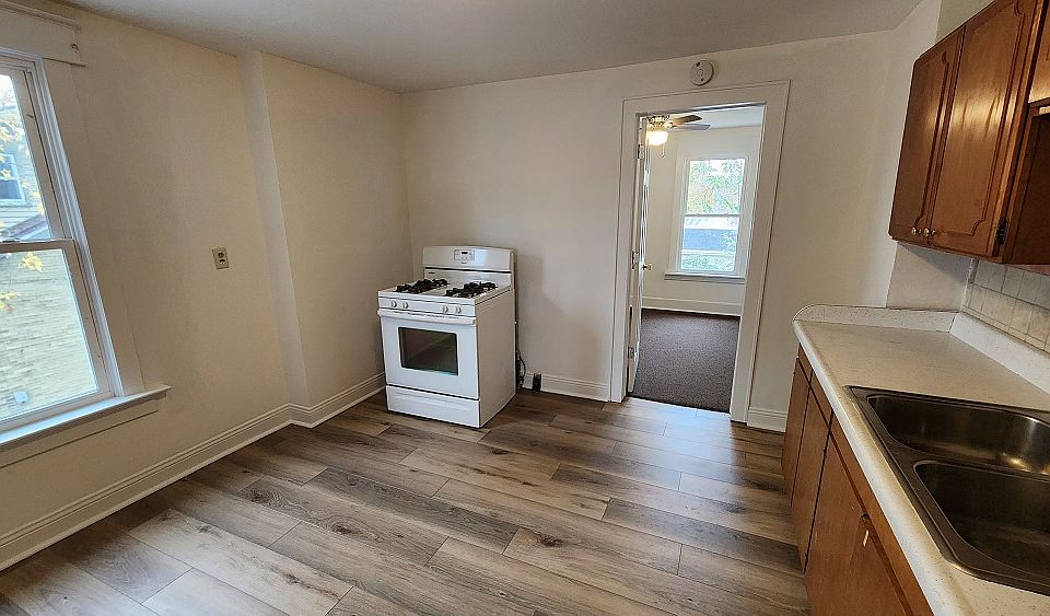1st image of 208 W Milwaukee St #208LOWER