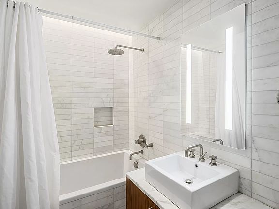 5th image of 280 Metropolitan Ave #3E